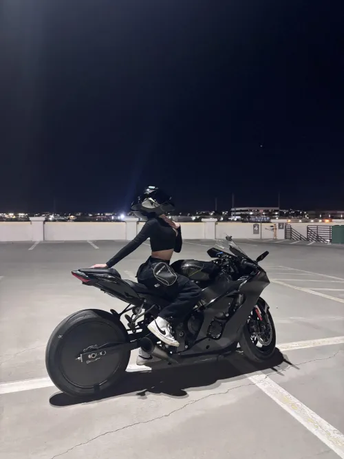 Choke me and tell me I’m yours by ghosttsiren