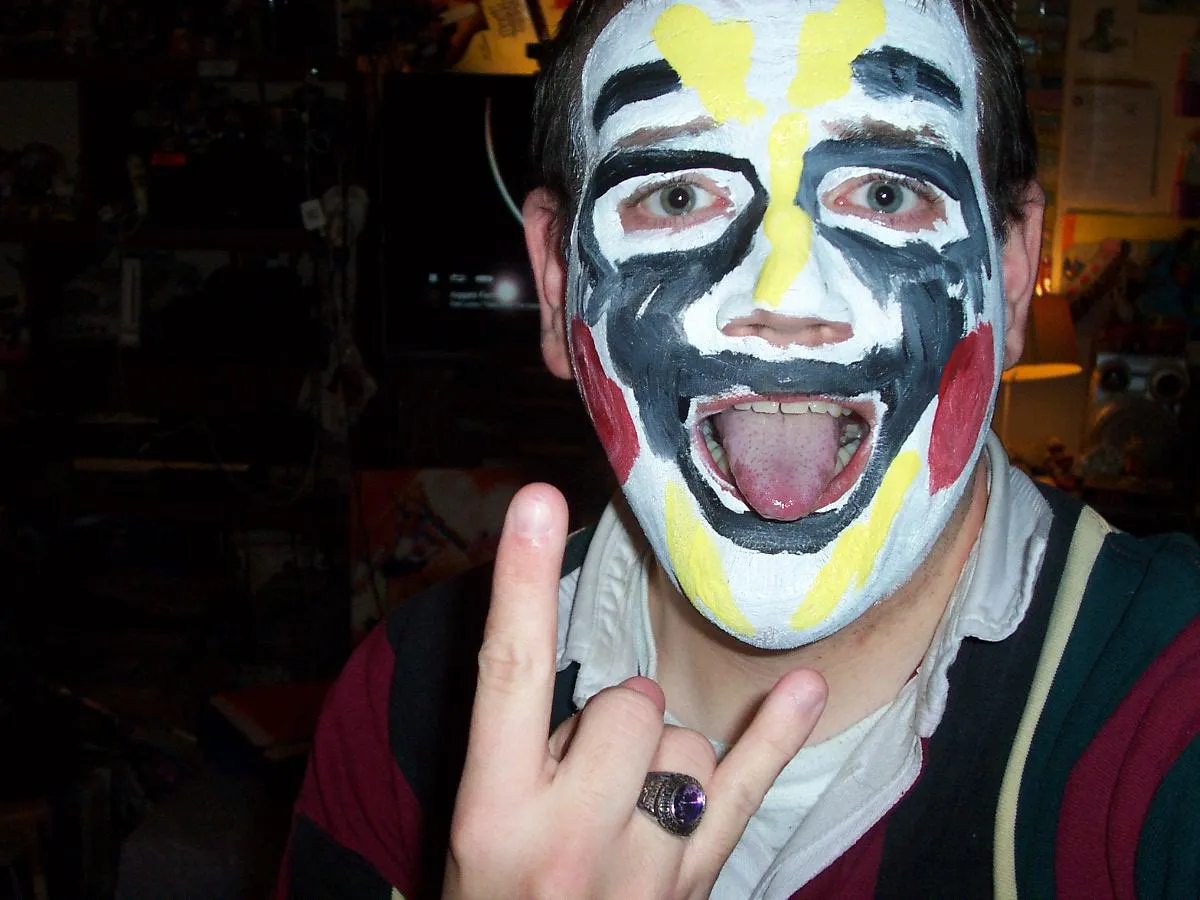 Chris dressed as a juggalo. One of the few HD photos of classic Chris posted by Odd_Veterinarian_623