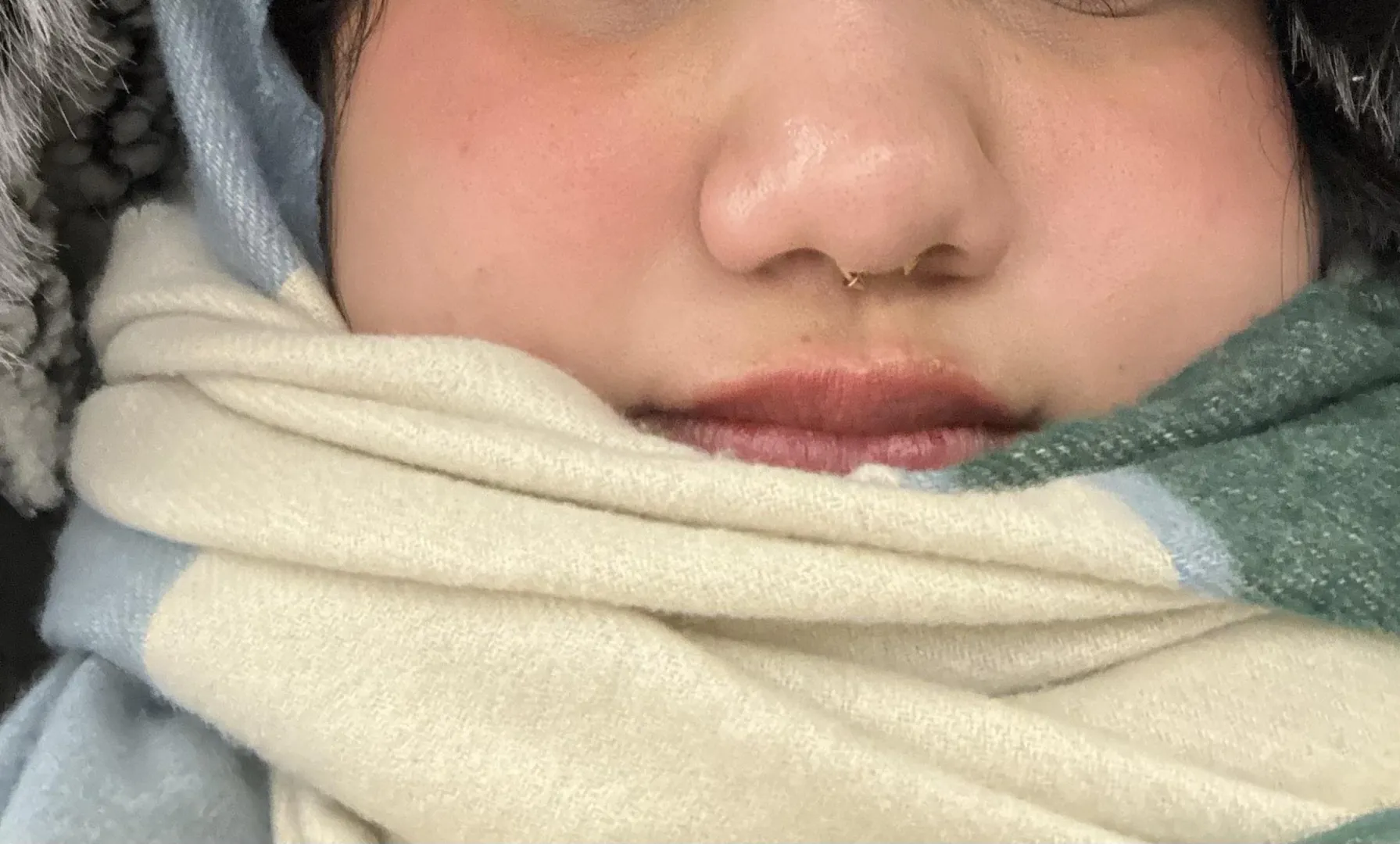 CHUBBY CHEEKS CHECK IN posted by Starrybabes