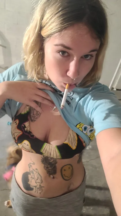 Cigarettes turn me on by sinning_angel6