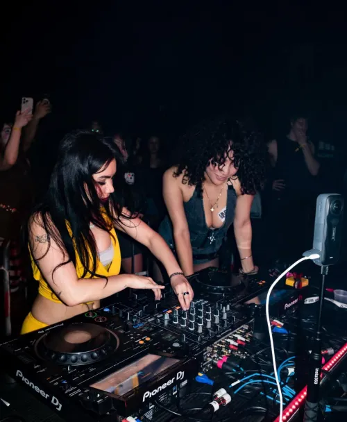 Cinna and Tara  by Steve126008