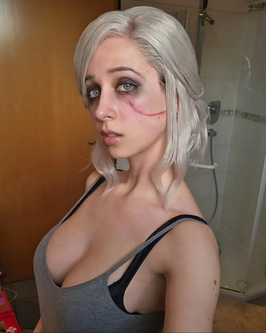 Ciri selfie (gumi) posted by Icy_Tangerine4043