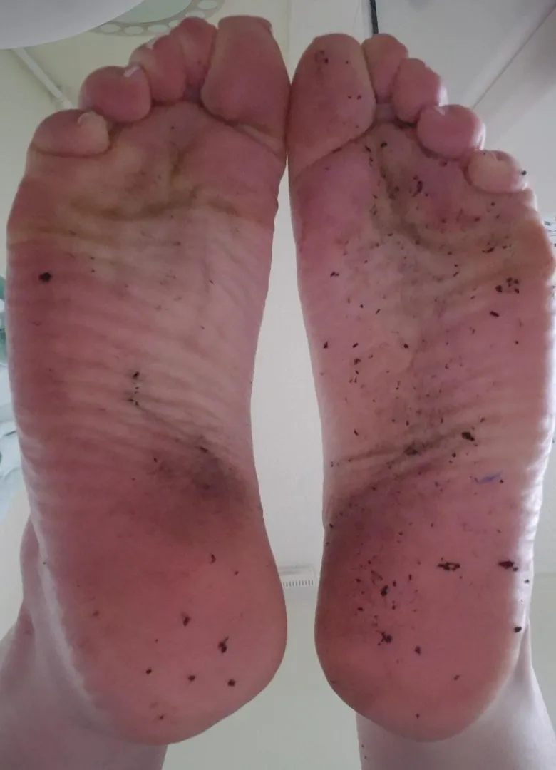 Clean my feet loser posted by itsgoddessjulia