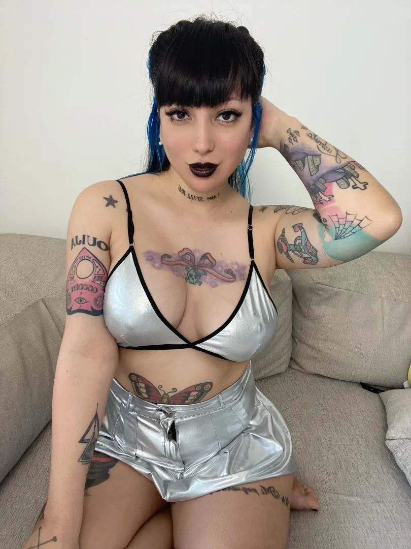 Cleavage season is basically year-round for me posted by DillyGolden