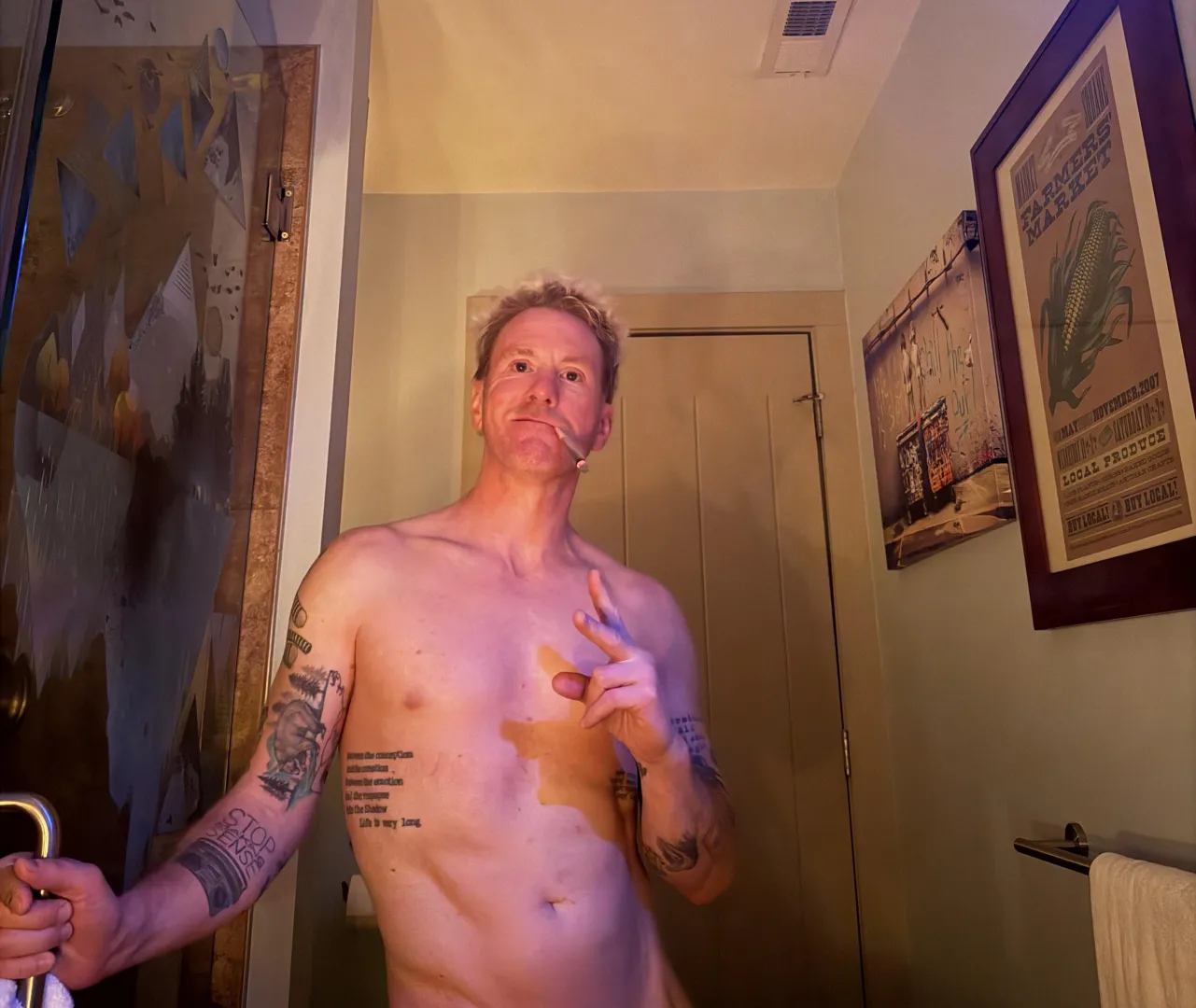 Closing out the weekend w/a shower joint [m]✌️ posted by Preppy_Warhol