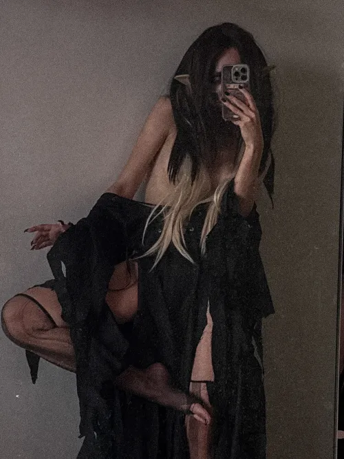 clothes cannot stay on the body because of dark magic by kawaiiipunk