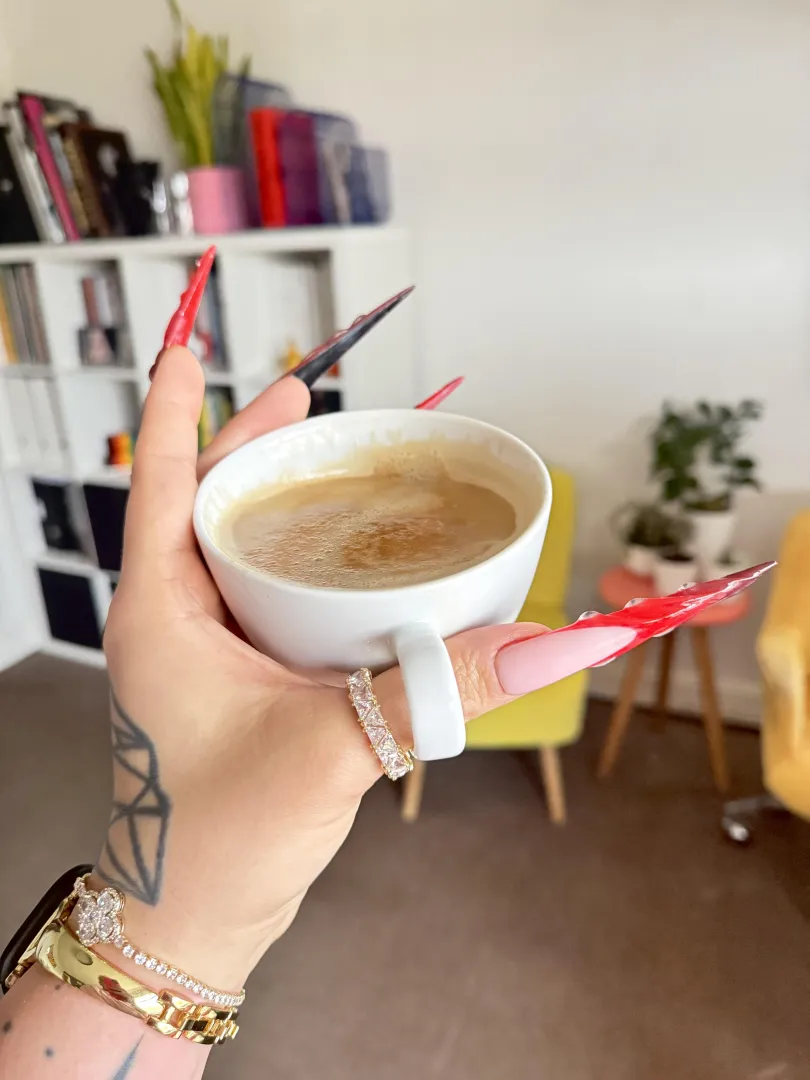 Coffee sends? Yes please. Throne is ready ☕️ posted by goddess_sintra