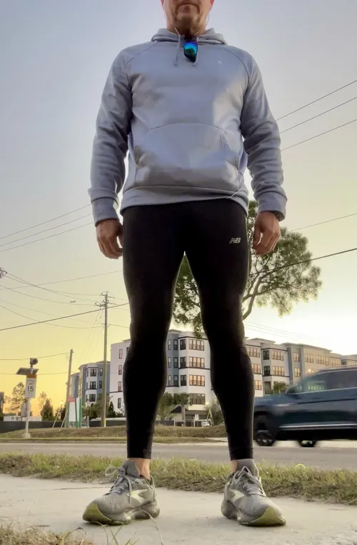 Cold nights = men in tights. 6 miles feeling insecure about my wardrobe but I was warm by Moreno_Y_Widgie