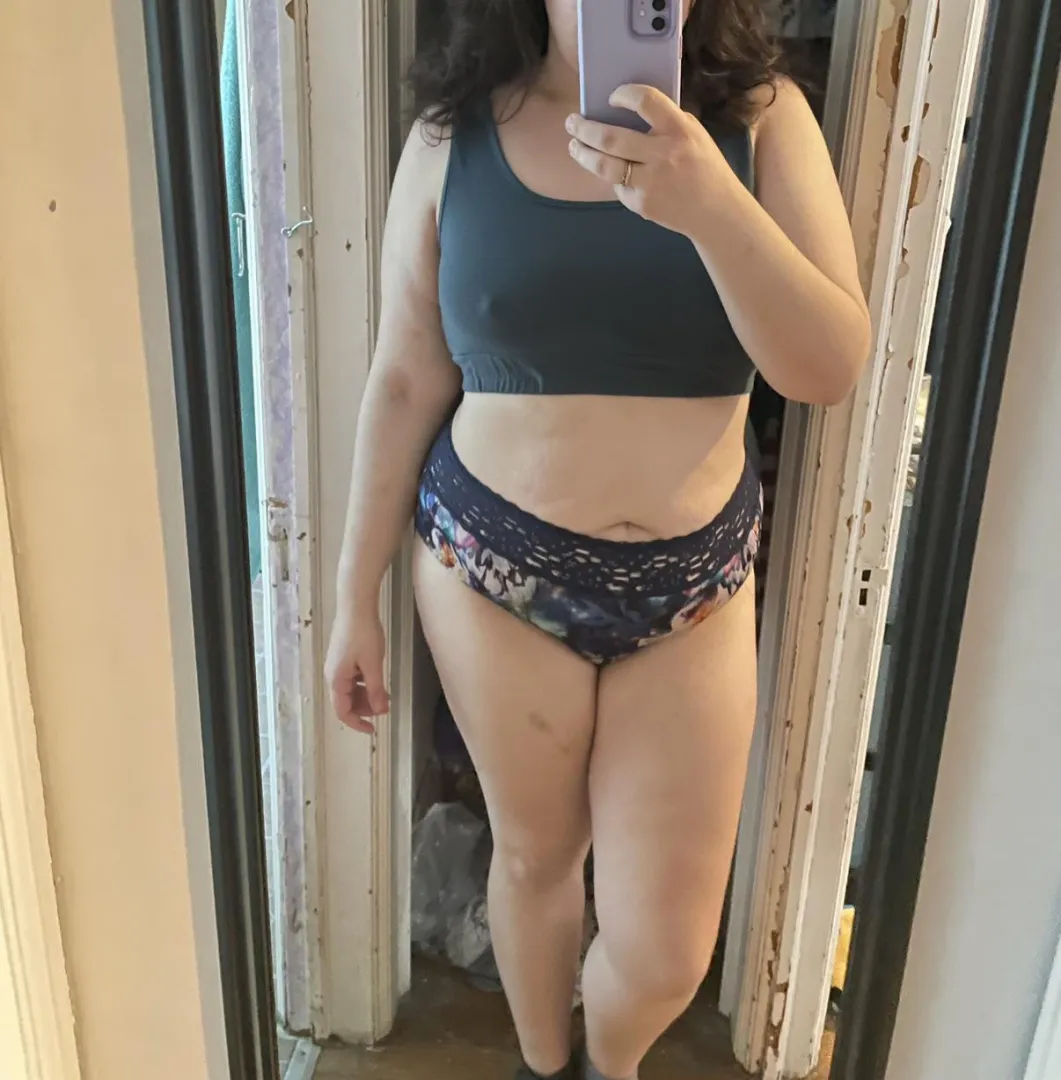 cold outside but not inside 716 (29F) ❄️ posted by mafiaprincess716