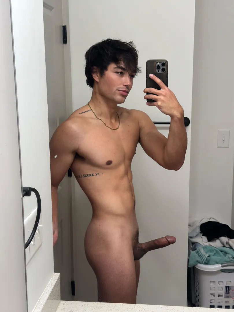 college freshman posted by Empty-Translator9261