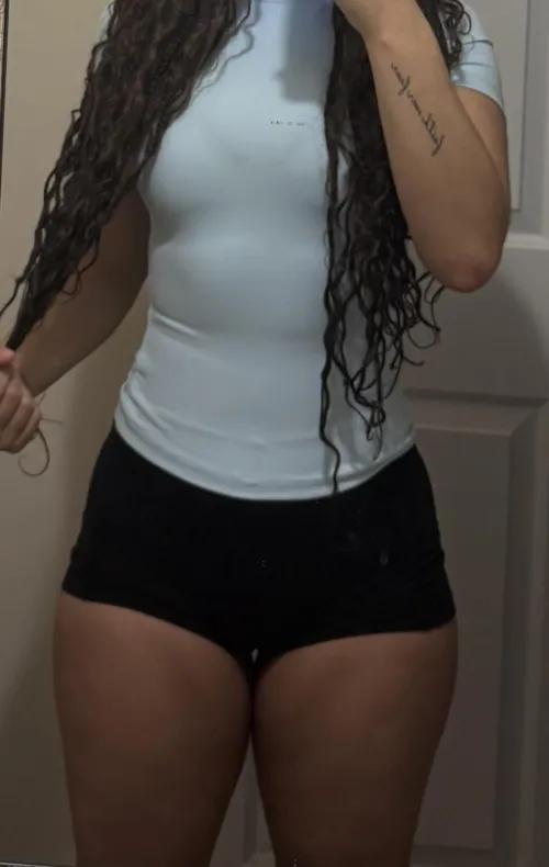 come a little closer… by prettysashaxo