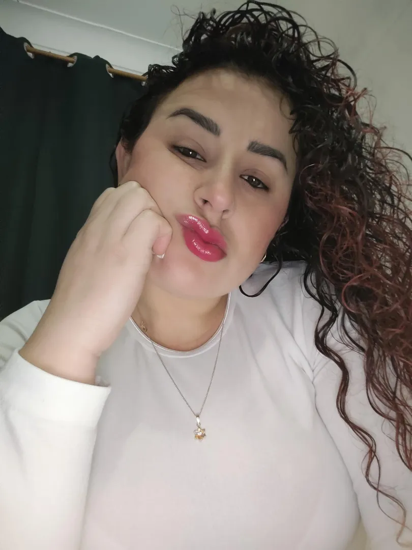 Come and taste my lips posted by Genethay