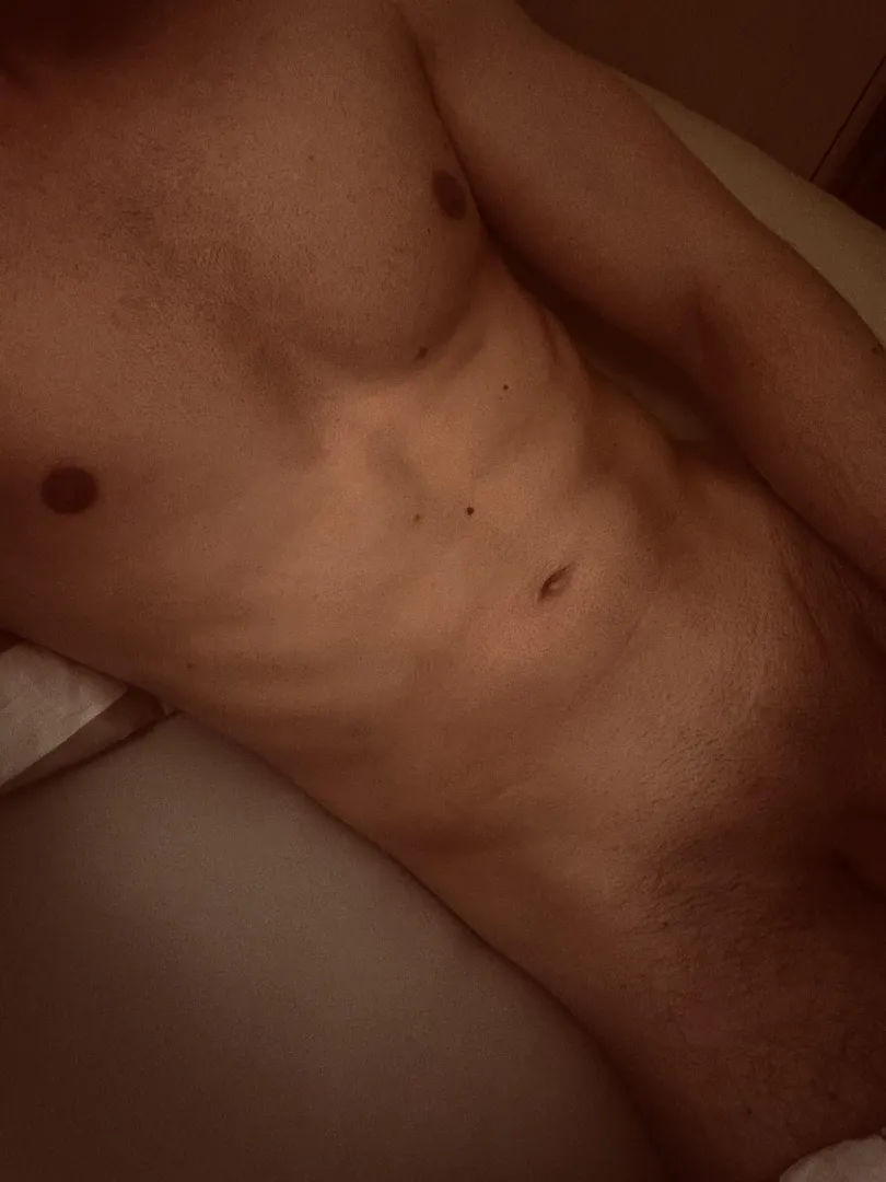 Come back to bed? posted by halloduei