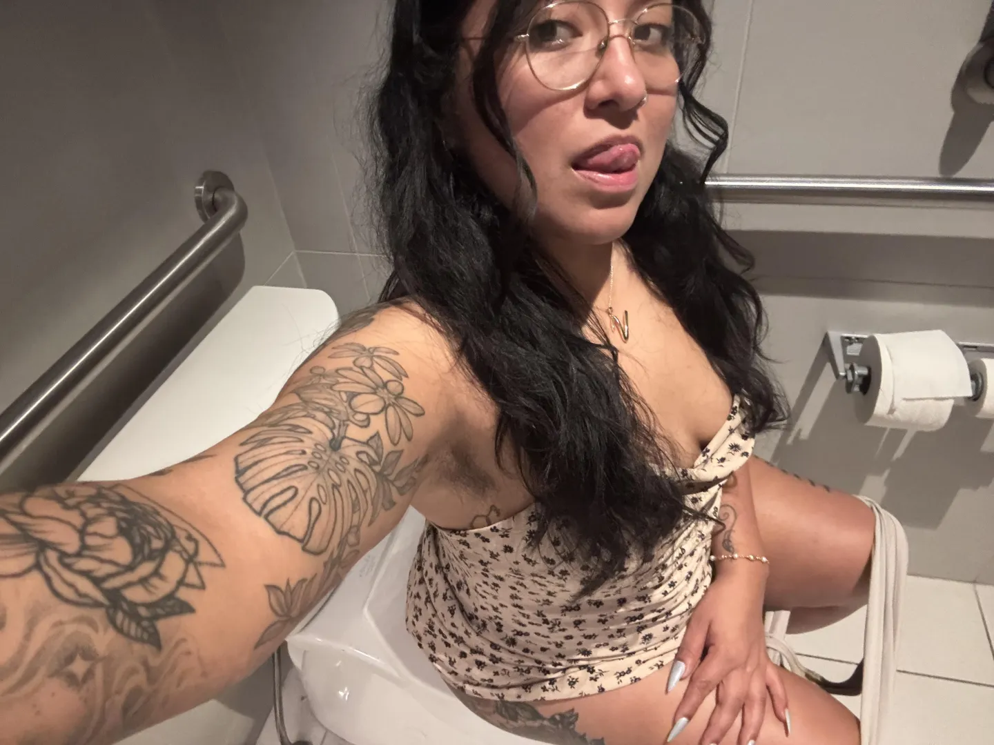 Come closer …. posted by the_domme_next_door