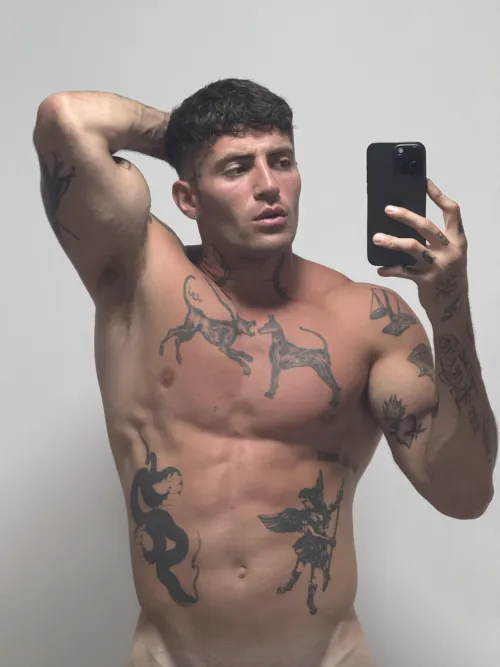 Come closer don’t just look by sweetiepieesl