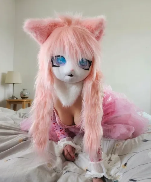 come closer… i don’t bite  soft kitty… or something else?  by velvetkitty123