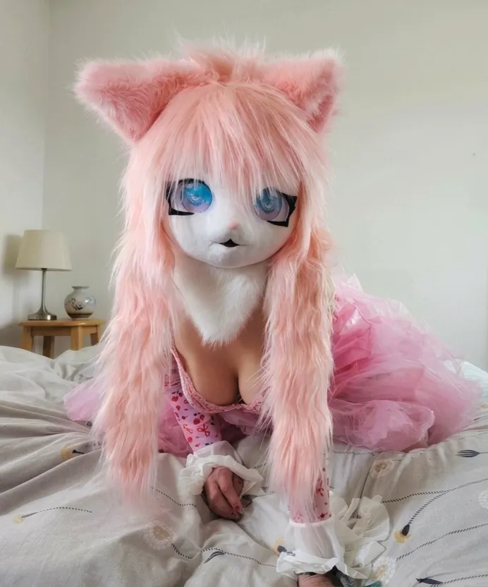 come closer… i don’t bite  soft kitty… or something else?  posted by velvetkitty123