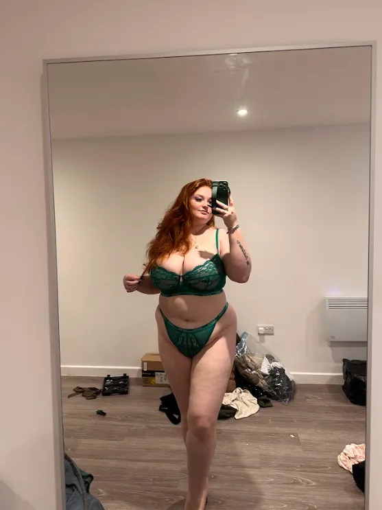 Come closer, I promise I'm worth it ;) posted by Lextaaa