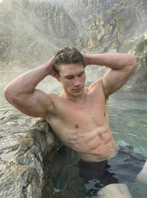 come closer,i don't bite by dreammyopheliaa