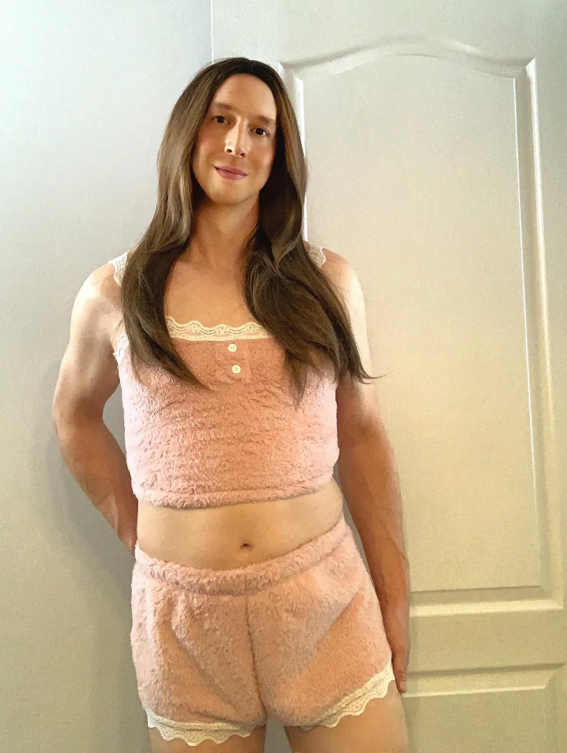 Come cuddle with me posted by CD_Eliana