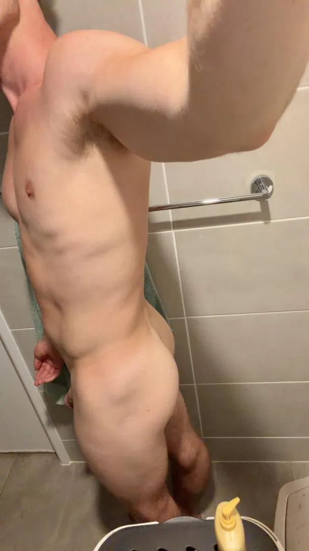 come get a sniff posted by Far-Reaction-8779