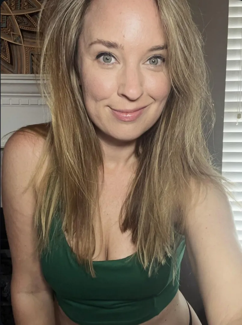 Come get snowed in with me posted by lyric_in_my_head