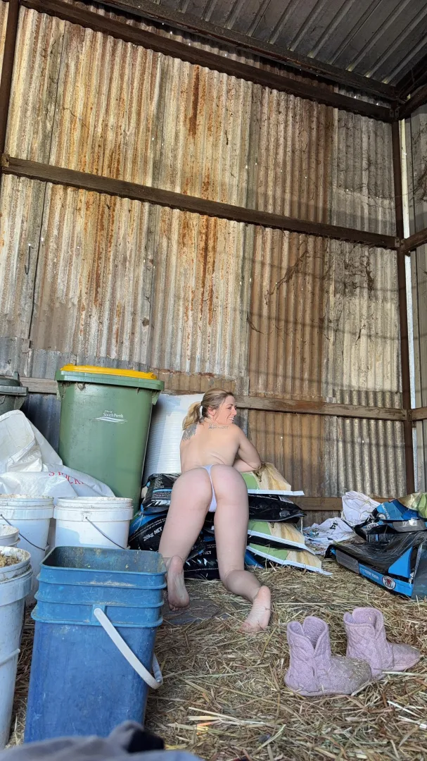 Come help me feed the livestock posted by lilmissloveable93