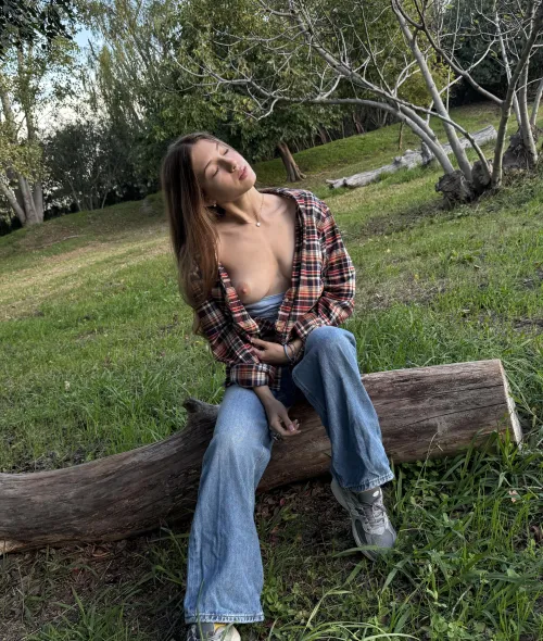 Come hither and take a peek at me by MallowWhisk