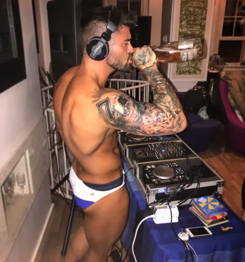 Come join me here by ChaosLoaf495