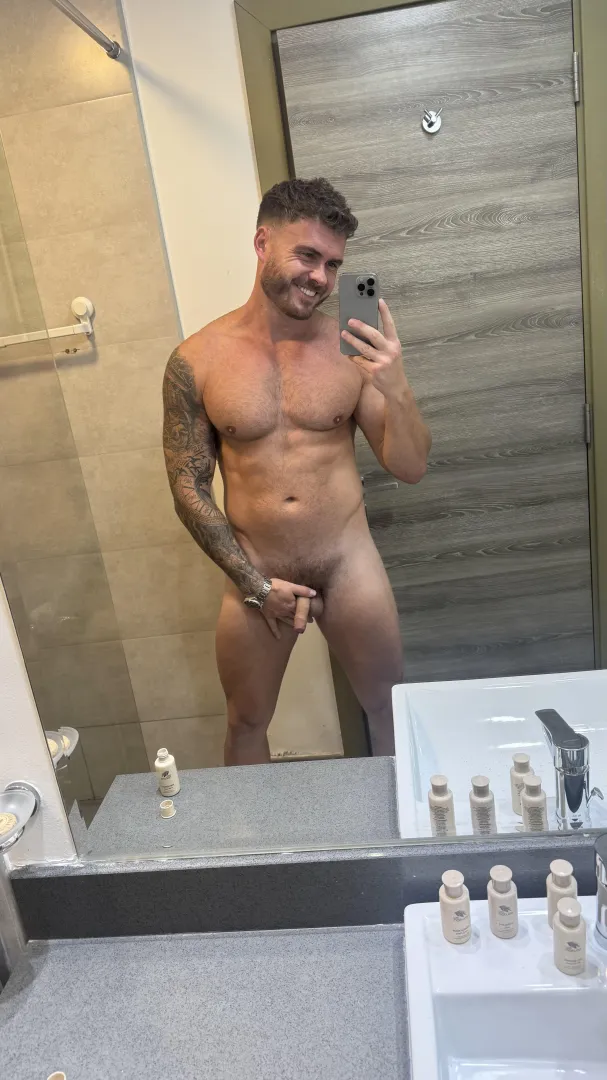 Come kiss it for me posted by Warlowee