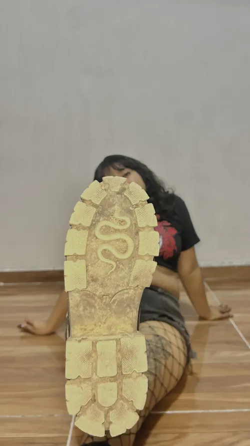 Come... lick them. Get at my feet and do everything I say by Fla98kita