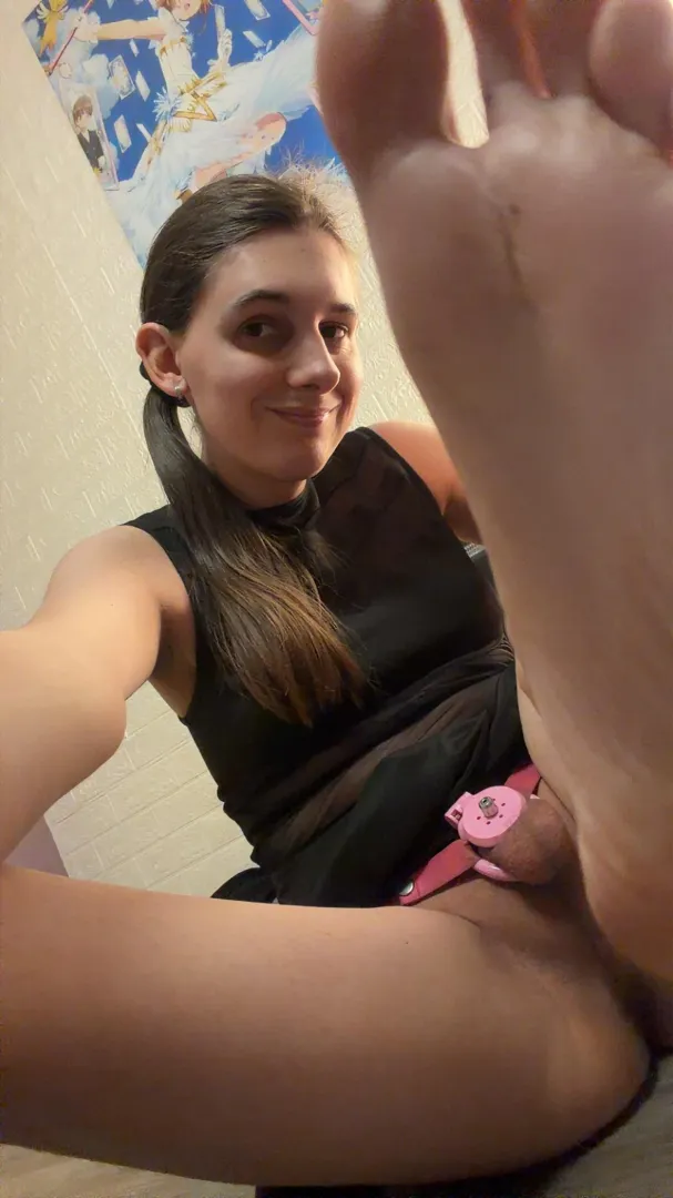 come massage mommy her foot after you can suck my toes posted by jessiesissyadventure