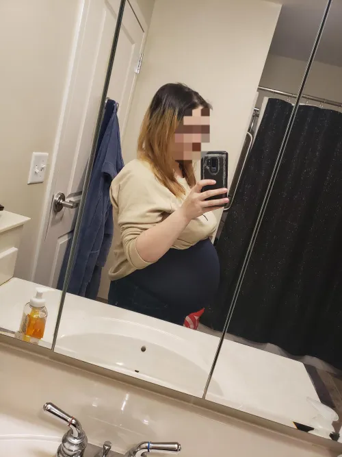 Come on boys, ask for my menu by BathroomFinancial581