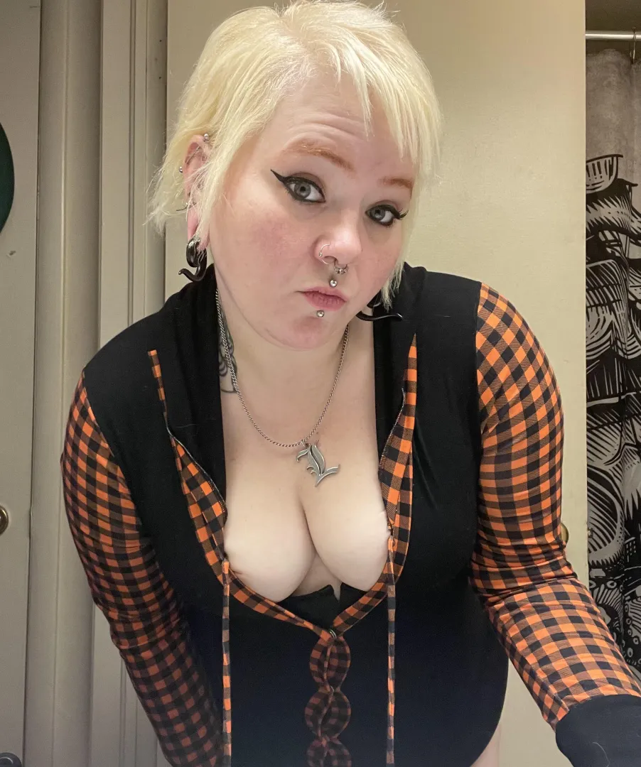 Come play with me   posted by Seladina