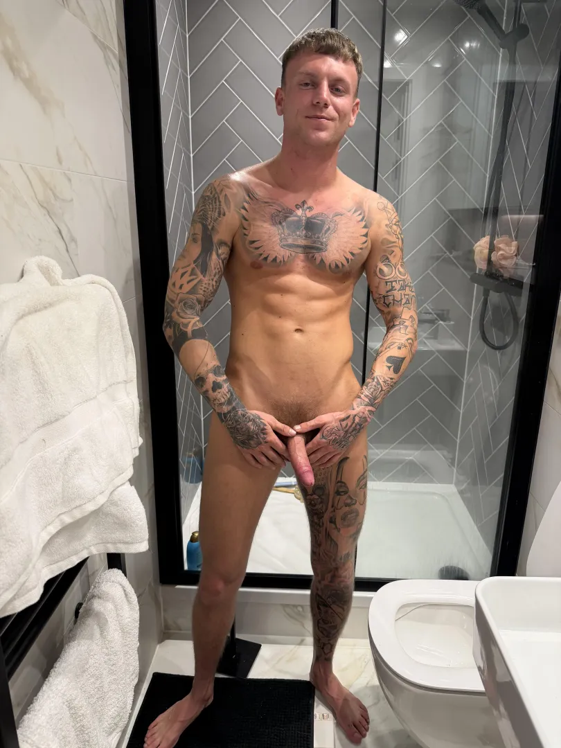 Come play with this Alpha in the shower posted by sexytattooedhunk
