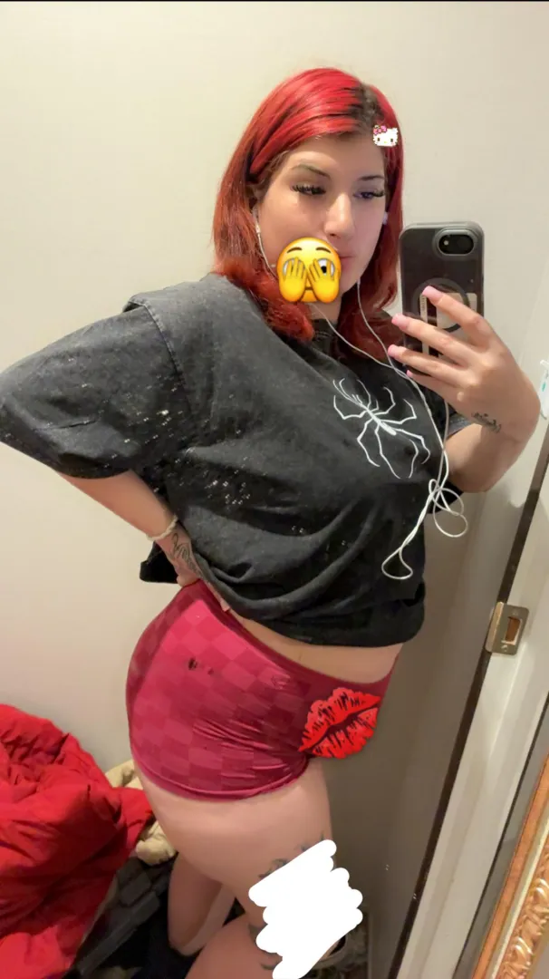 Come put your face in this azz  . Hmuuu $$ posted by Ordinary_Sort8258