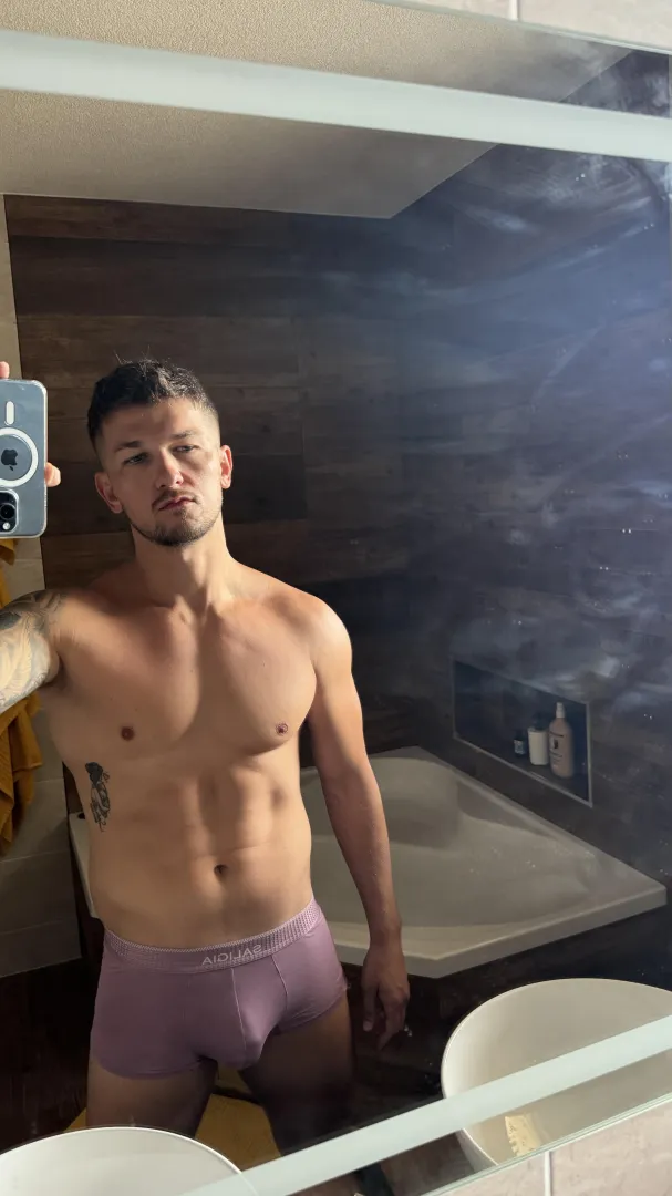 Come & Say hi posted by Daddy-Fit1989