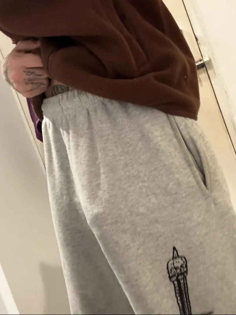 Come serve me posted by Gullible_Ad_7235