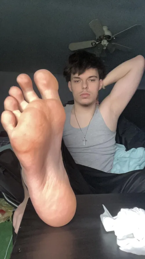 Come serve my feet 19yr by master__thizzy