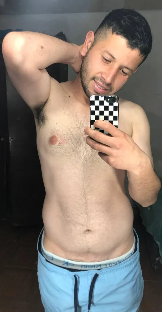 Come smell my sweaty armpits after a long day of perspiring posted by maxifetish
