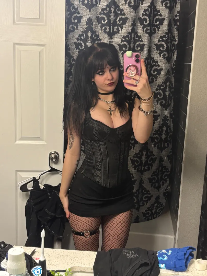 come squeeze them please! posted by stellablazeee