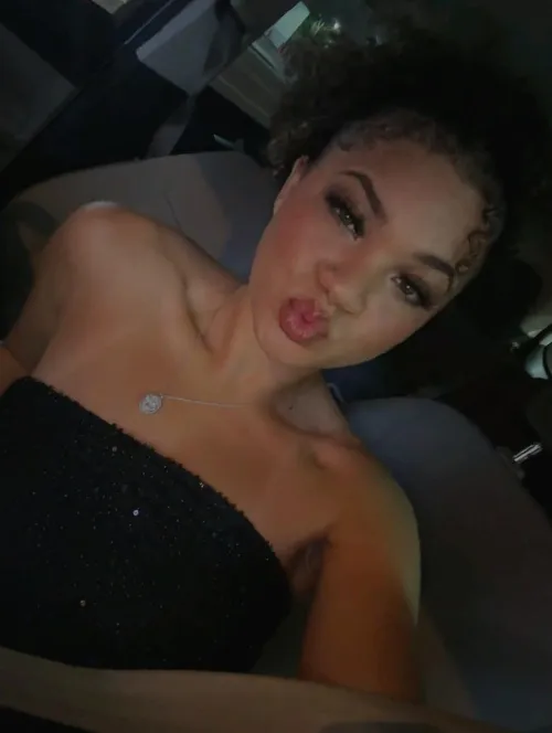 Come take a bite by annabellecuddles