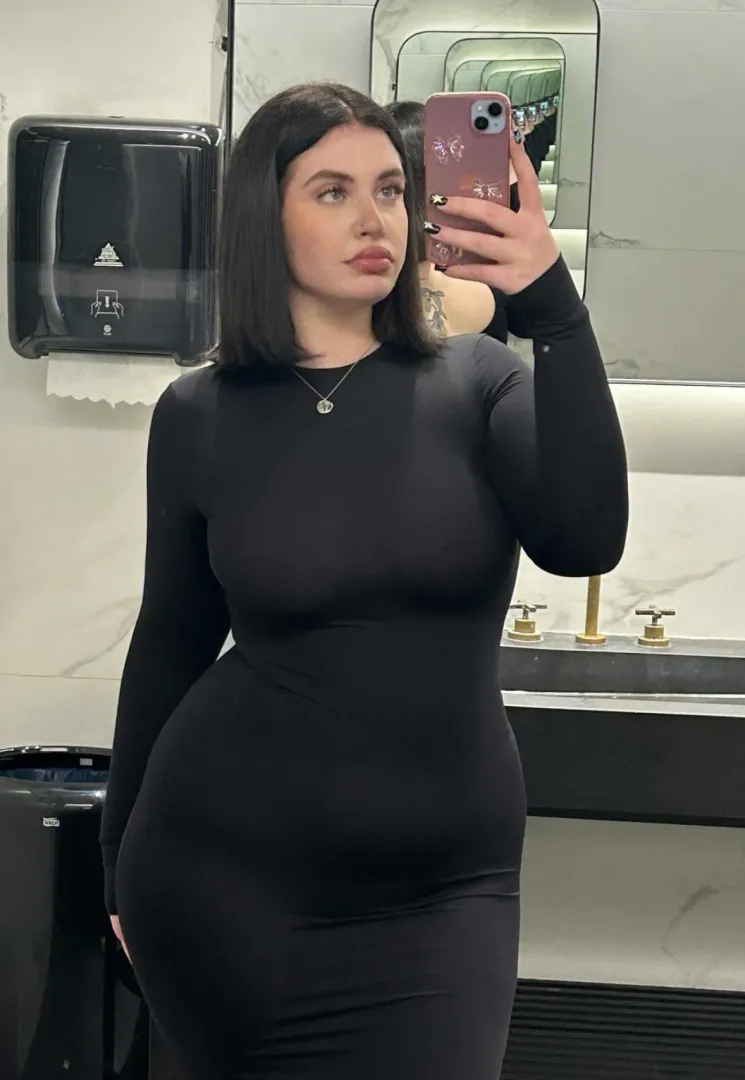 Come take it off me slow and tease this pussy posted by yourgirlalexandra