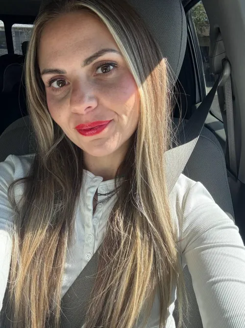 Comfortable holding your attention  by SabrinaSwan