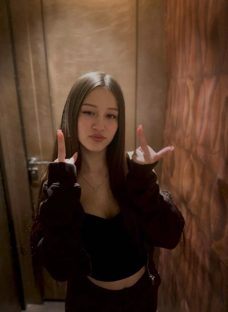 comfy, bored, and still here posted by LifeReplacement8326