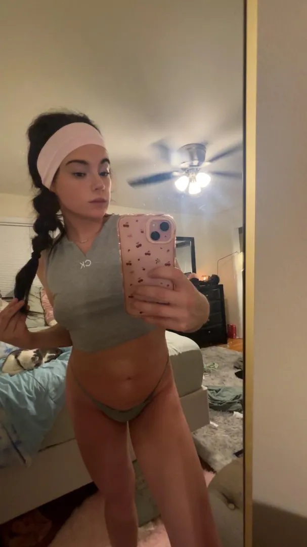 Comfy messy hair day posted by Low_Preference2952