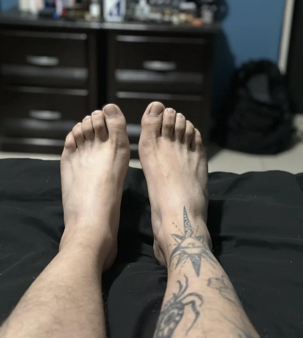 Con o sin calcetines?  posted by TonyDom17