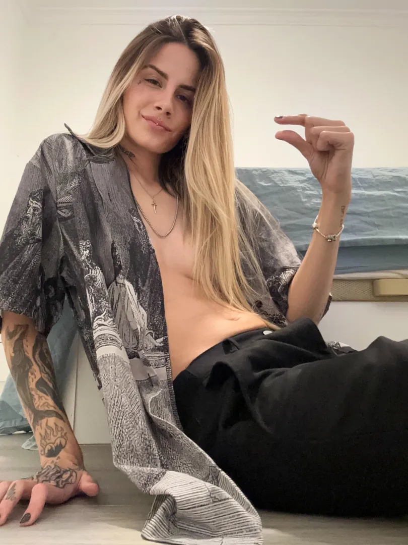 Confess your tiny posted by StarryFuzzy