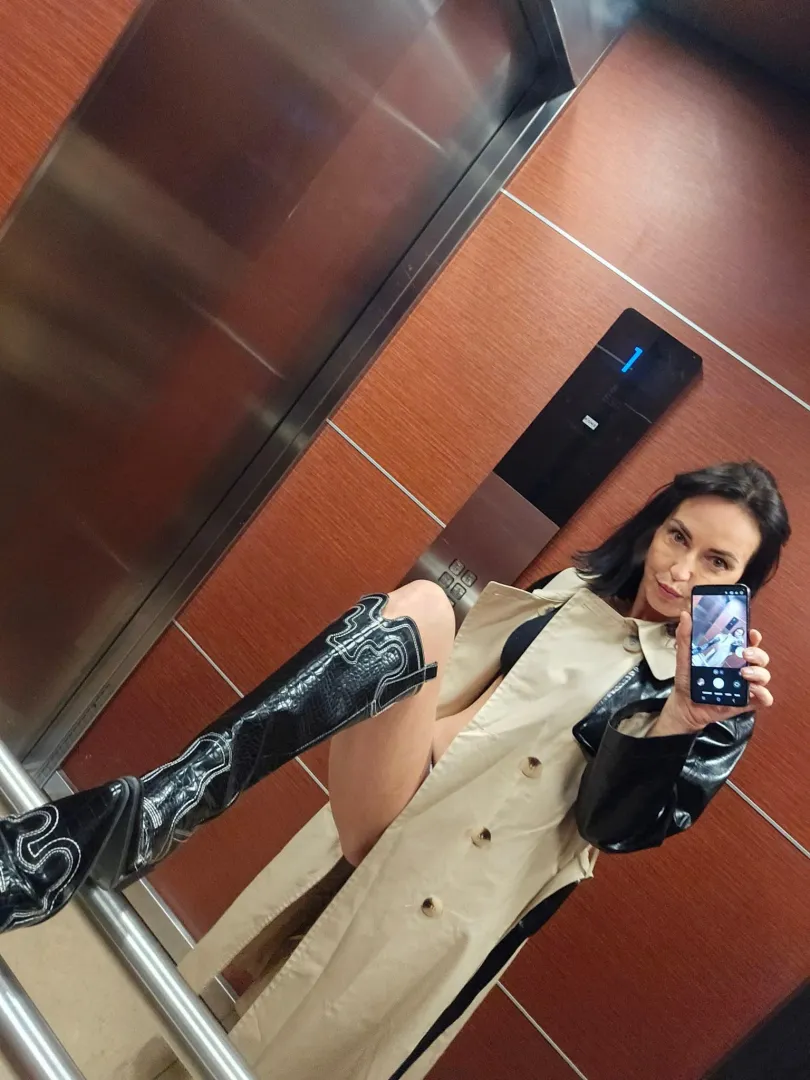 Confident, sexy and single but not a slut don’t get confused  posted by Sensitive_Cream3053