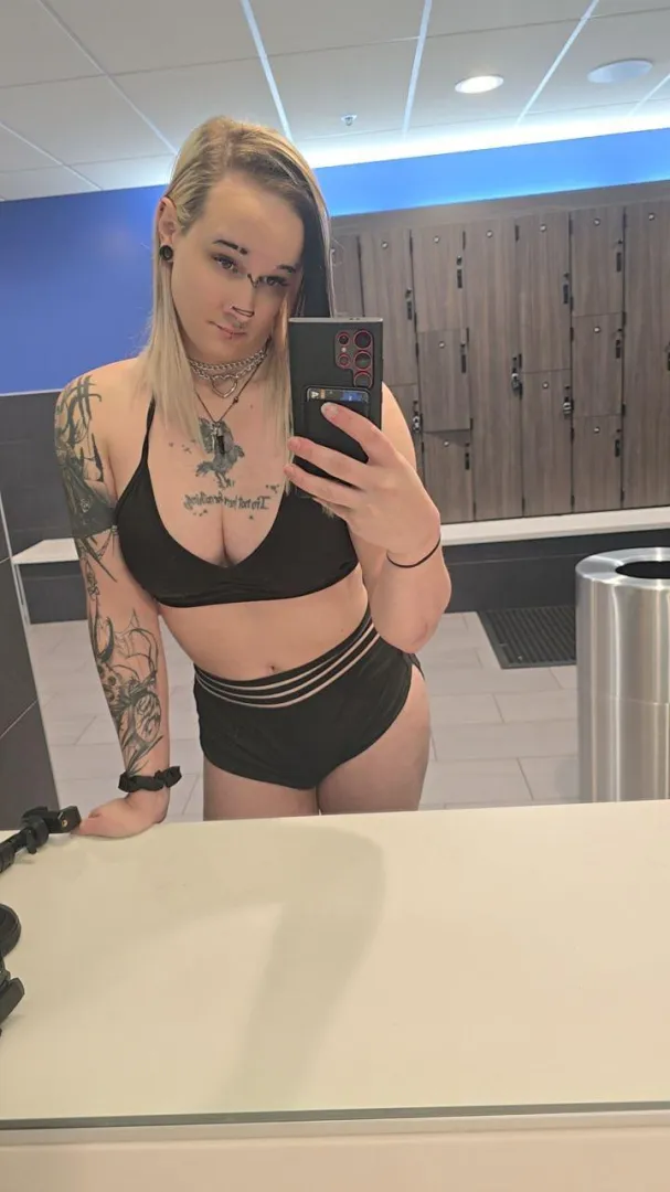 control me and I’ll reward you with every part of me..! posted by elenathornetrans